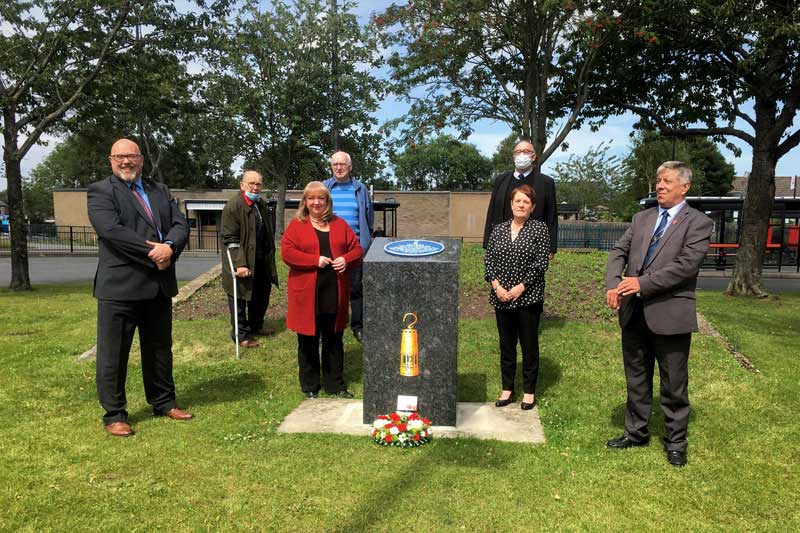 Dignitaries at Unveiling